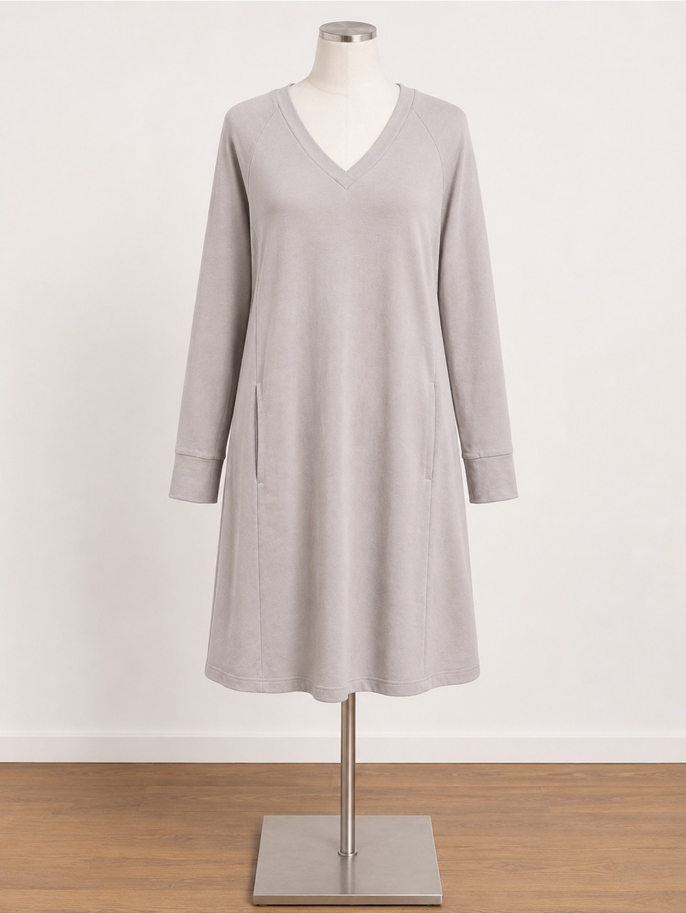 Athleta Seasoft V-Neck Dress S Petite Grey Taupe Long Sleeve Pockets Cabincore